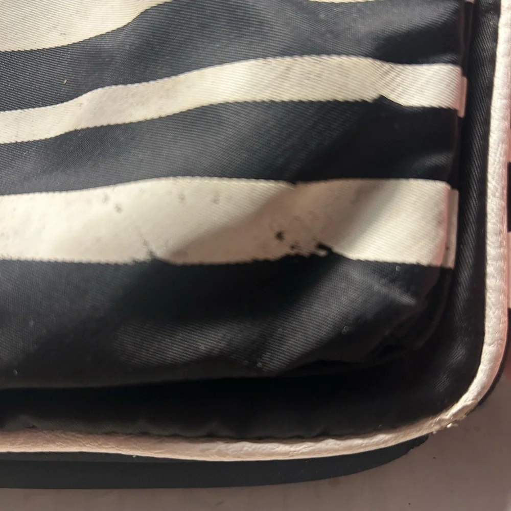 Woman’s Steve Madden black and white striped backpack pocketbook purse - Picture 7 of 10